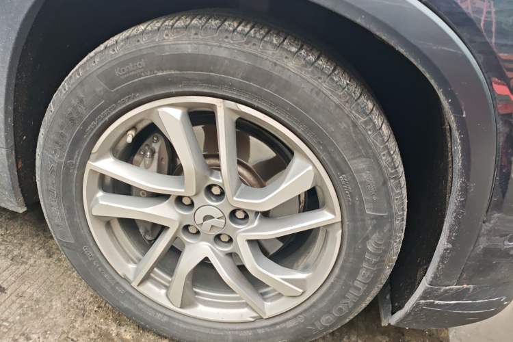 Used Nio EC6 2020 430 km Sport Version Right Front Wheel Hub