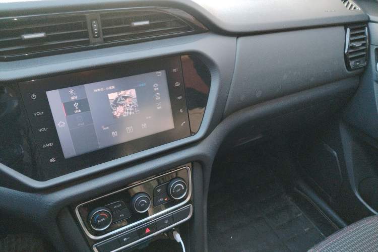 Used Chery Tiggo 3 2016 1.6L Manual ZhiShang Edition