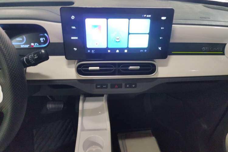 Used Geely Galaxy Panda 2025 210km Panda Kart Audio And AC Panel