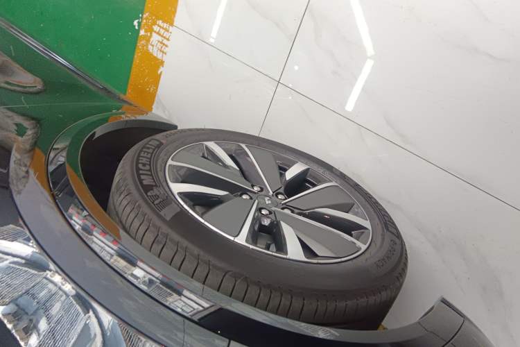 Used Li Auto L8 2024 Ultra Model
