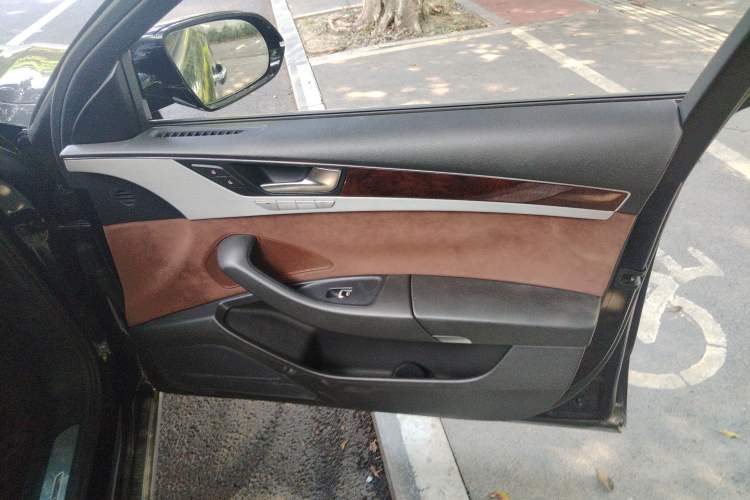 Used Audi A8 2013 A8L 30 FSI Comfort Model
