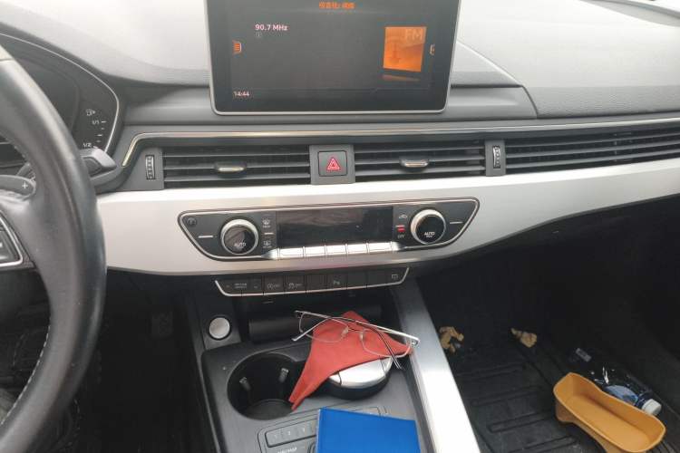 Used Audi A4L 2018 30th Anniversary Edition 40 TFSI Fashion Model