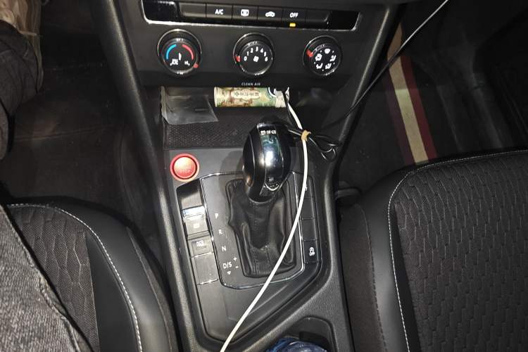 Used Volkswagen Tiguan L 2019 330TSI Automatic Two-Wheel Drive Luxury Edition China VI Standard
