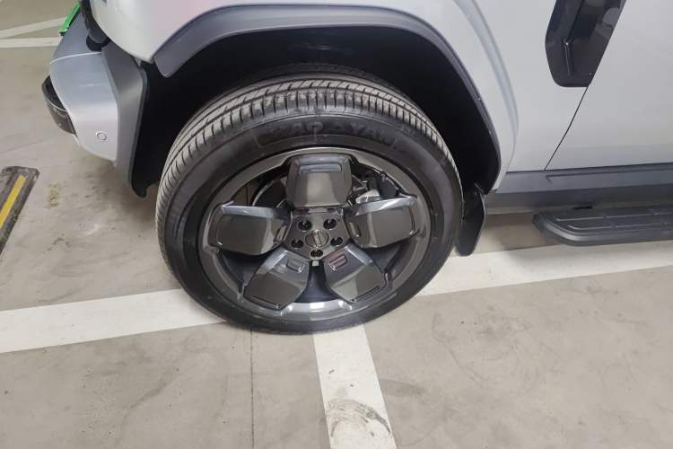 Used iCAR V23 2025 501 Four-Wheel Drive Intelligent Driving Version Left Front Wheel Hub