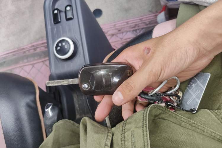 Used Wuling Hongguang MINIEV 2022 Macaron Premium Model – Lithium Iron Phosphate Vehicle Key