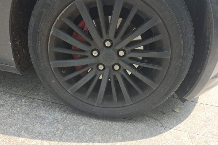 Used Cadillac CT6 2019 28T Luxury Model Right Front Wheel Hub