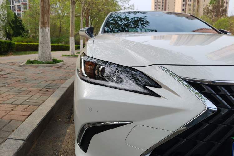 Used Lexus ES 2023 200 Excellence Edition Right Front Headlight