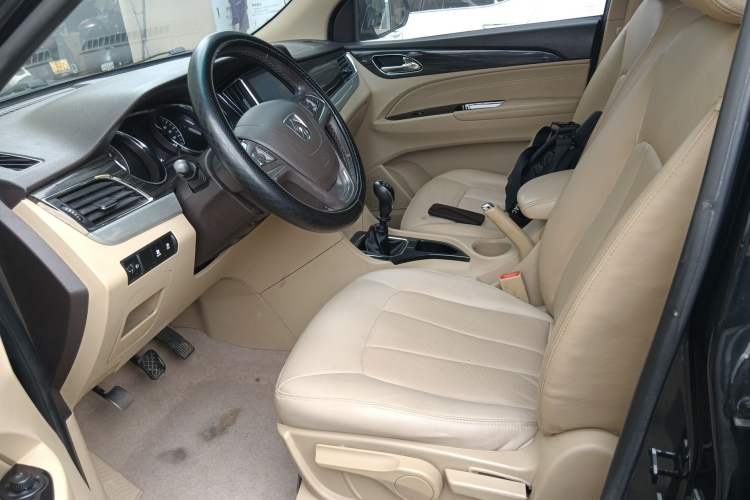 Used Baojun 730 2016 1.5T Manual Luxury Edition 7 Seats Left Front Seat