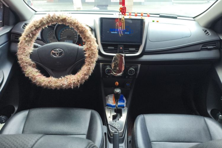 Used Toyota YARiS L Zhi Xiang 2019 1.5E CVT Dynamic Edition China VI compliant Center Console