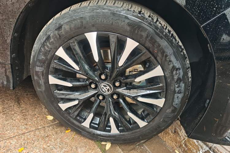 Used Toyota Alphard 2024 Dual-Engine 2.5L Deluxe Edition