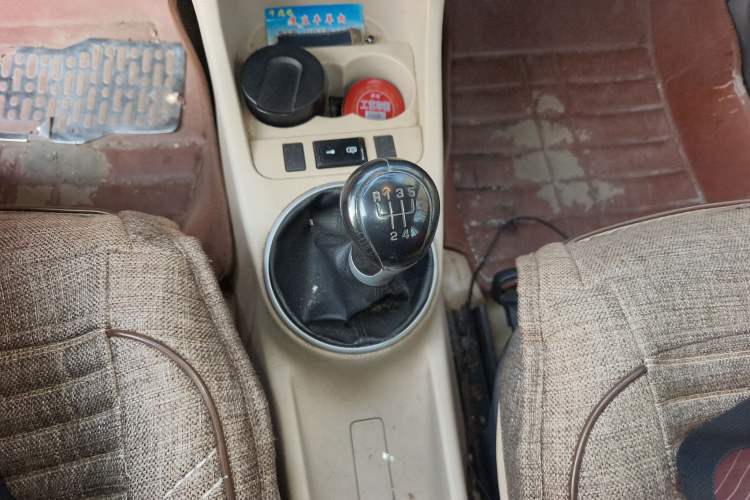 Used Skoda Fabia 2011 1.4L Manual Crystal Edition Gear Lever