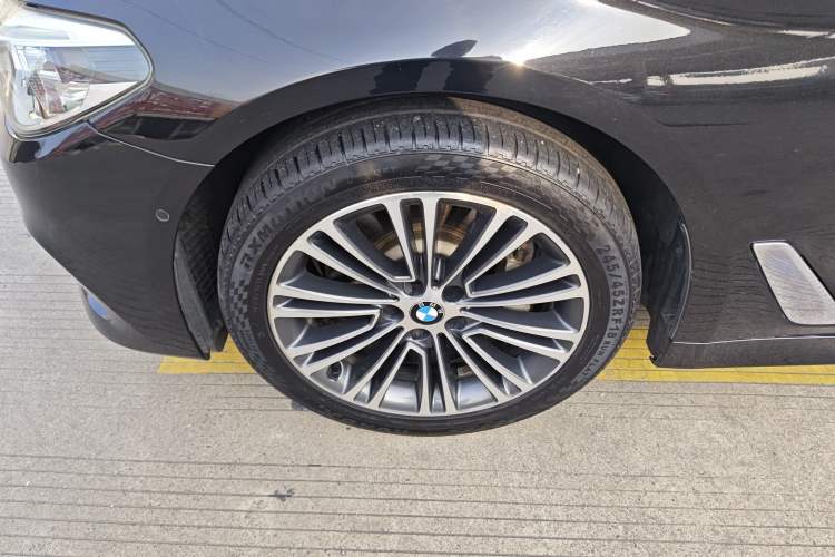 Used BMW 5 Series 2018 Facelifted 530Li Luxury Edition Premium Package
