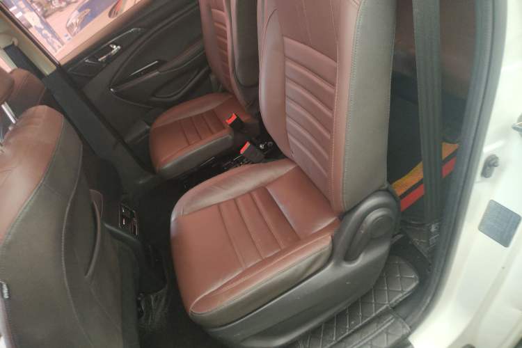 Used CHANGAN OSHAN A800 2017 1.6L Manual Luxury Model
