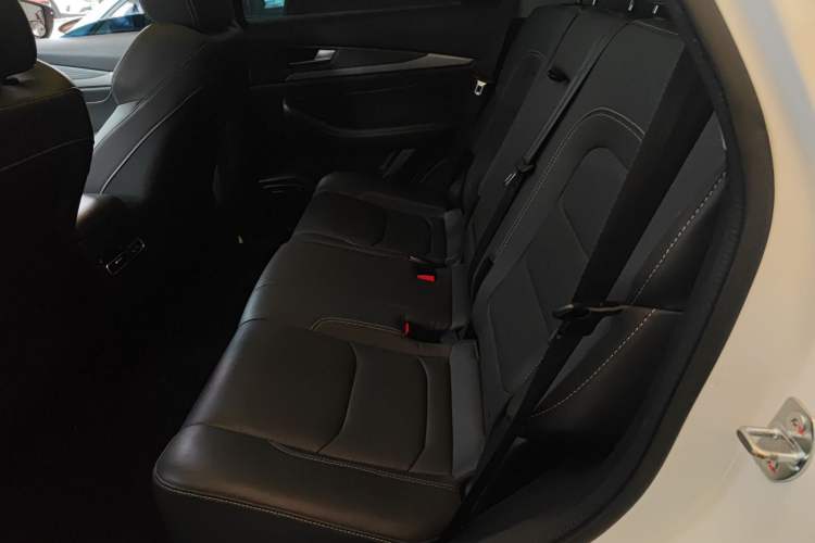 Used Soueast DX8S 2022 1.5T DCT Chieftain Edition 5 Seats
