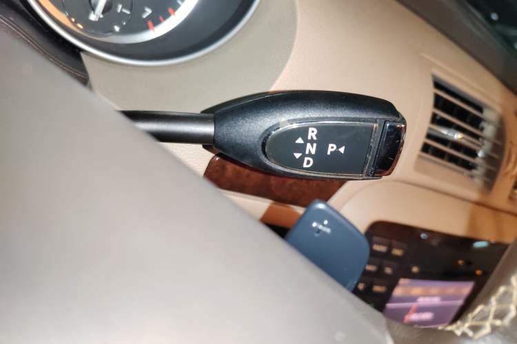 Used Mercedes-Benz R-Class 2011 R 350 L 4MATIC