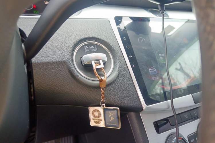 Used Volkswagen Magotan 2016 1.8TSI Smart Enjoyment Leading Model Interior 1