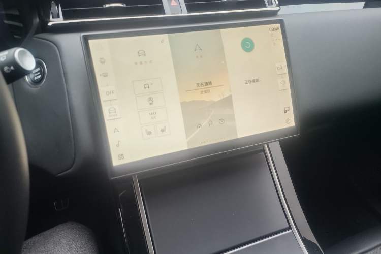 Used Land Rover Range Velar 2024 Dynamic SE Audio And AC Panel