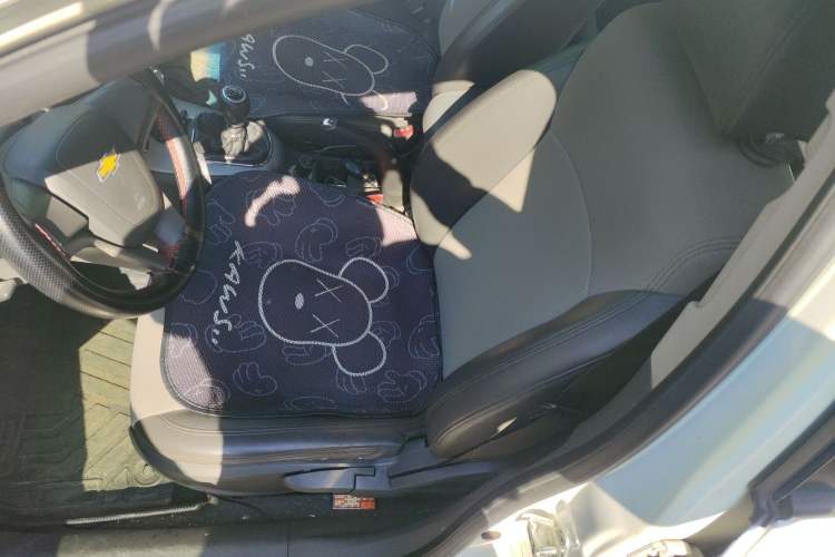 Used Chevrolet Cruze 2011 1.6L SE MT Transformers Edition Left Front Seat