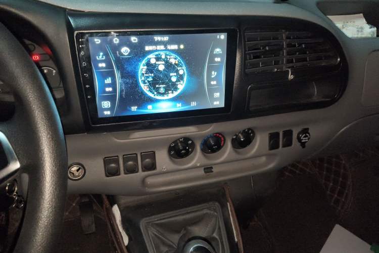 Used JMC Transit 2019 2.8T Commercial Version Short Wheelbase Low Roof 6-Seater China VI Emission Standard JX493