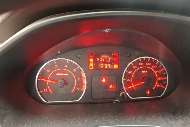 Used Wuling Hongguang V 2022 1.5L Jingqu Version Hydraulic Power Steering LAR Odometer Close Up