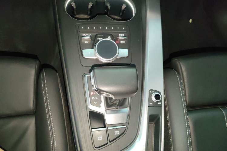 Used Audi A4L 2019 40 TFSI Fashion Edition China VI Emission Standard
