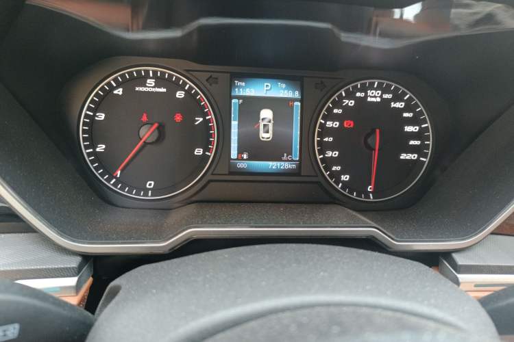 Used Zotye T700 2017 1.8T Dual-Clutch Luxury Model
