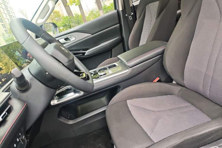 Used CHANGAN F70 Blue Core 2023 2.0T Gasoline Automatic Two-Wheel Drive Wealth Creation Version Long Wheelbase