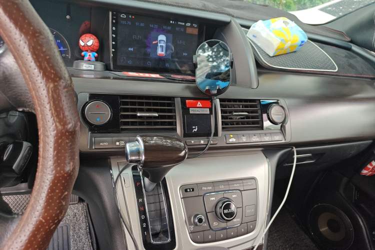 Used Honda Elysion 2012 2.4L VTi-S Prestige Edition Audio And AC Panel