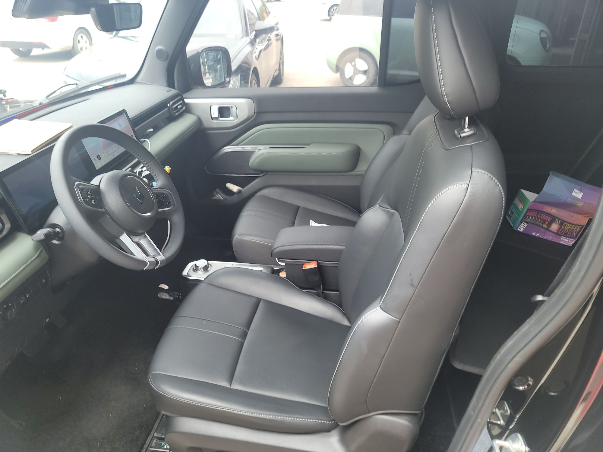 Переднее сиденье в автомобиле