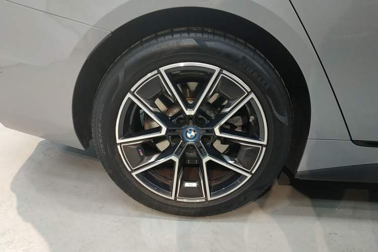 Used BMW i4 2023 eDrive35
