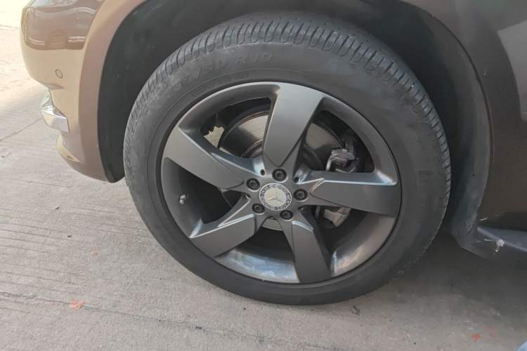 Used Mercedes-Benz GLK-Class 2013 GLK 300 4MATIC Dynamic Sunroof Model