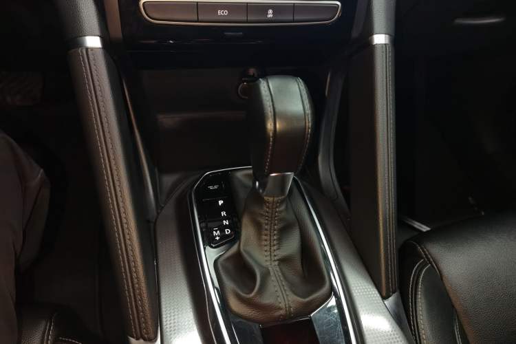 Used Renault Koleos 2018 2.5L Two-Wheel Drive Prestige Edition Gear Lever