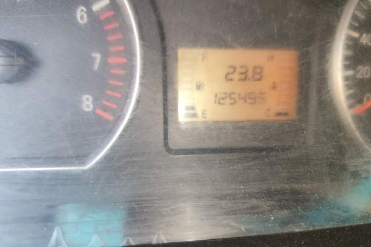 Used FORTHING Lingzhi 2013 M3 1.6L 7-Seater Luxury Model
