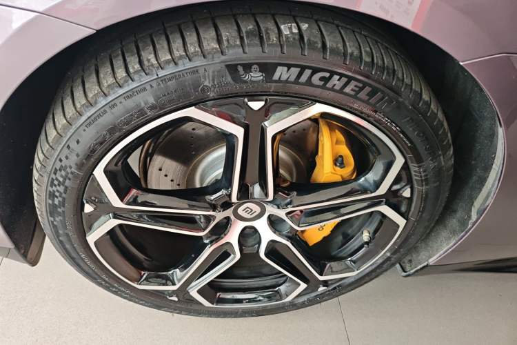 Used Xiaomi Auto SU7 2024 Four-Wheel Drive Ultra-Long Range Advanced Intelligent Driving Max Edition
