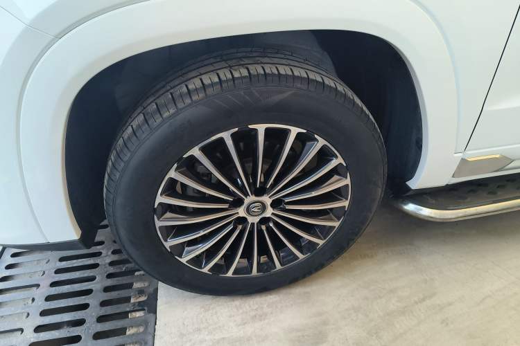 Used CHANGAN CS95 2019 2.0T Two-Wheel-Drive Luxury Version
