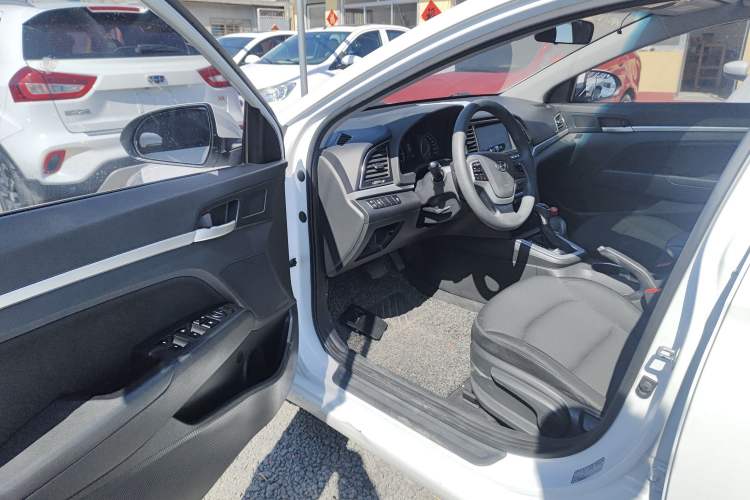 Used Hyundai Elantra (6th Generation / Lingdong) 2016 1.6L Automatic ZhiXuan – Elite Version
