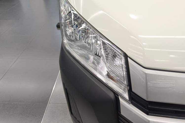 Used Toyota HIACE 
