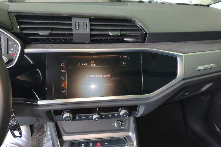 Used Audi Q3 2019 35 TFSI Advanced Dynamic Edition
