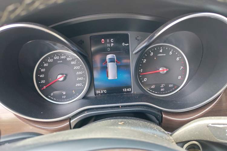 Used Mercedes-Benz V-Class 2021 V 260 Avantgarde Edition