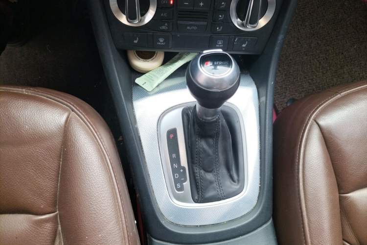 Used Audi Q3 2015 35 TFSI quattro Technology Edition Gear Lever