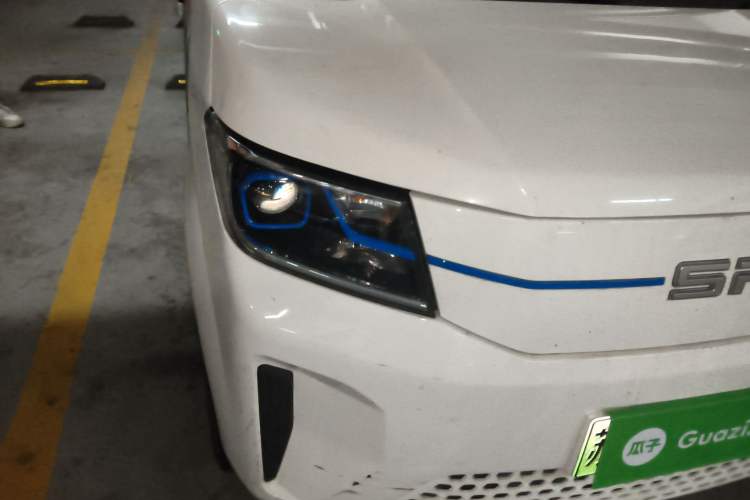 Used SRM Haoyun 2023 Launch Edition Entrepreneurial Van Right Front Headlight