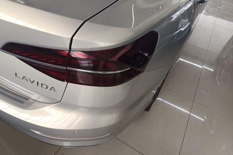 Used Volkswagen Lavida 2019 1.5L Automatic Comfort Edition China VI Standard Right Rear Taillight