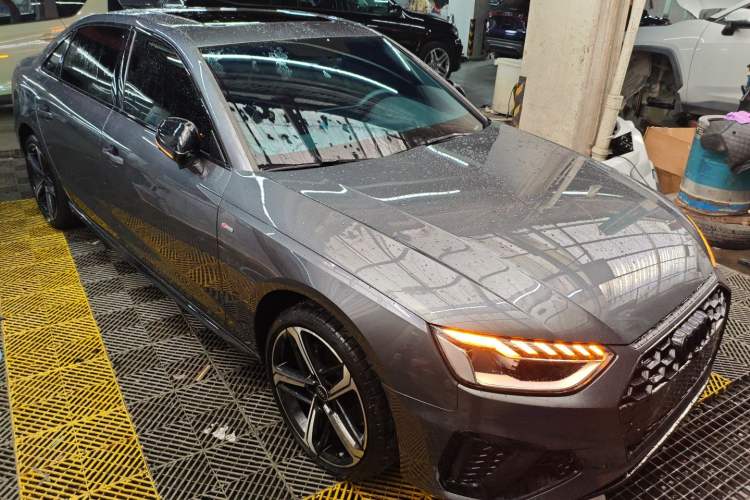 Used Audi A4L 2024 40 TFSI Luxury Dynamic Edition Front Right 45 Deg