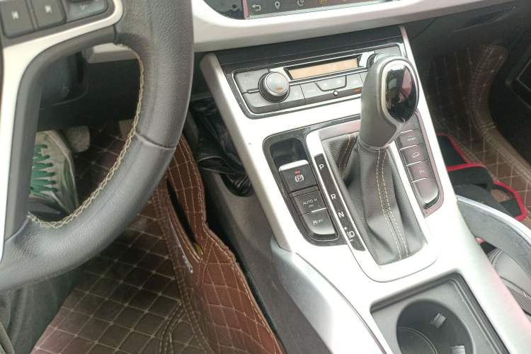Used Geely Auto Emgrand X7 Sport 2016 1.8TD Automatic ZhiShang Model Gear Lever