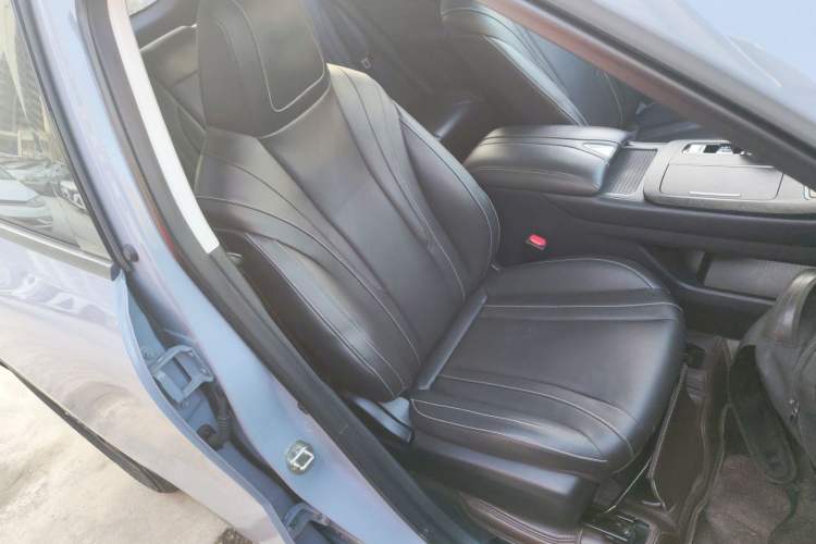 Used Venucia V 2023 260T Idol Edition Pro
