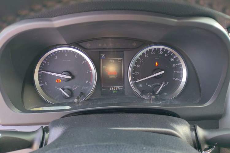 Used Toyota Highlander 2018 2.0T Two-Wheel-Drive Luxury Edition 7 Seats Emission Standard China V
