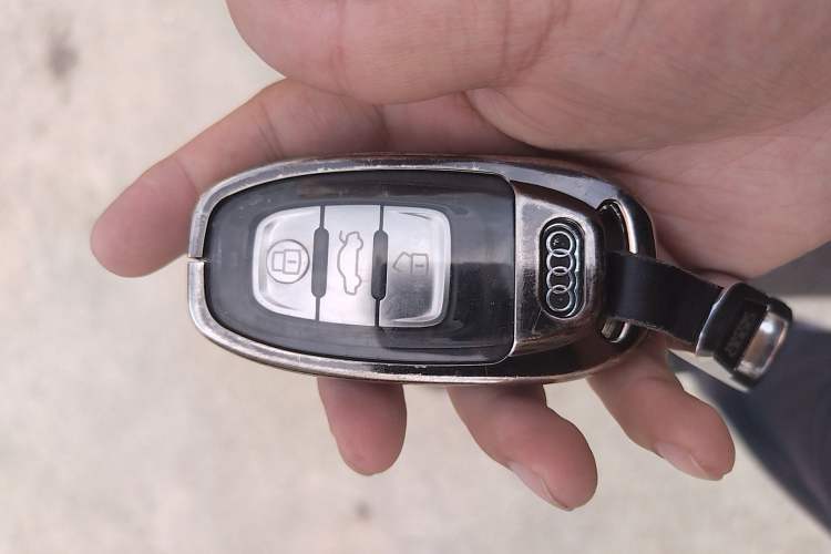 Used Audi A8 2014 A8L 45 TFSI quattro Comfort model Vehicle Key