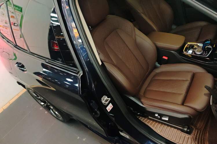 Used BMW iX3 2022 Leading Type Right Front Seat