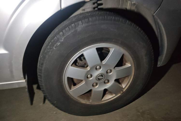 Used Dongfeng Xiaokang C37 2016 1.5L Standard II DK15-06 Right Front Wheel Hub