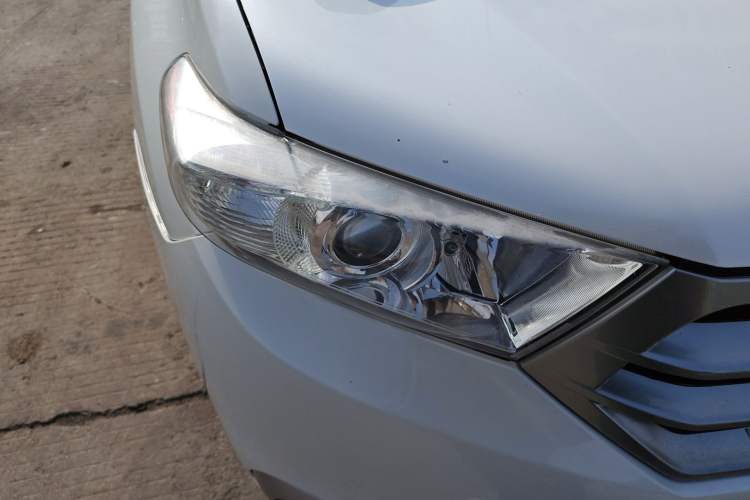 Used Toyota Highlander 2012 2.7L Two-Wheel Drive 7-Seater Luxury Edition Right Front Headlight